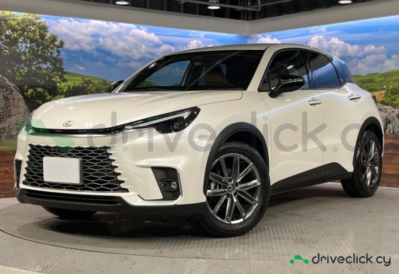 Lexus LBX Белый