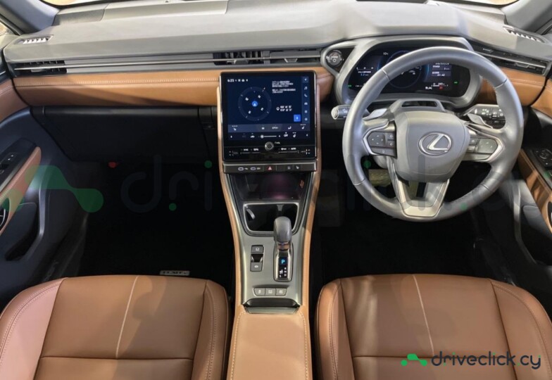 Lexus LBX Белый