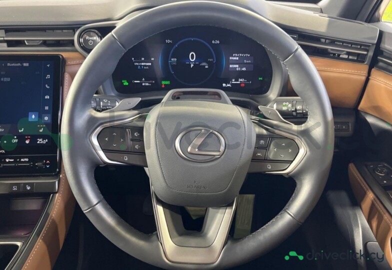 Lexus LBX Белый