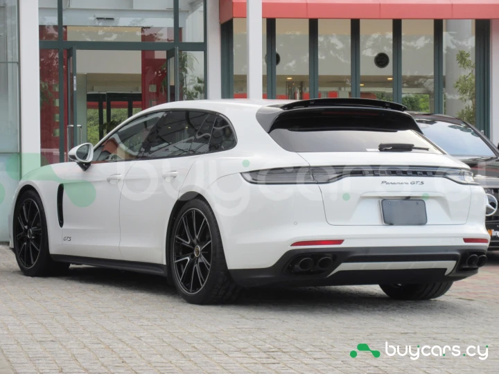 Porsche Panamera Белый