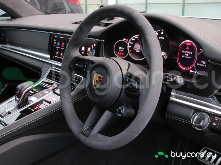 Porsche Panamera Белый