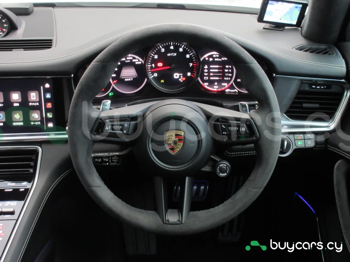 Porsche Panamera Белый