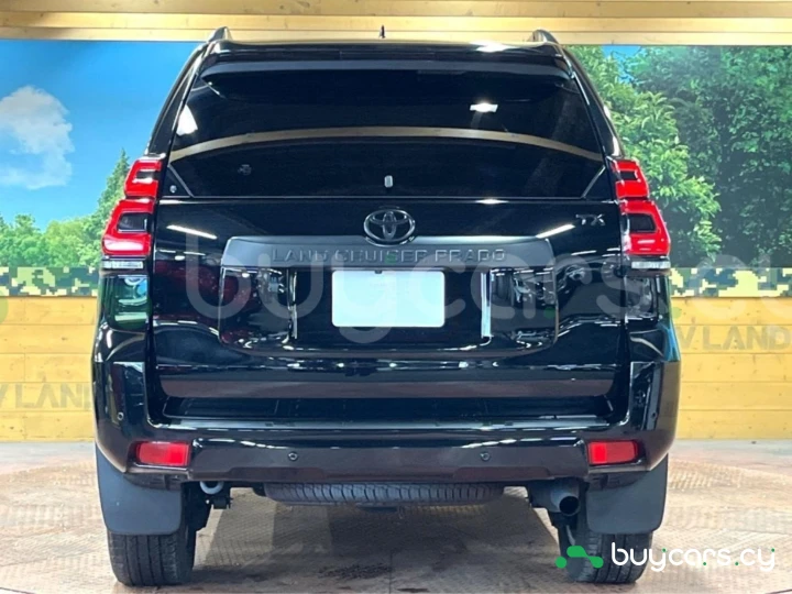 Toyota Land Cruiser Prado Черный