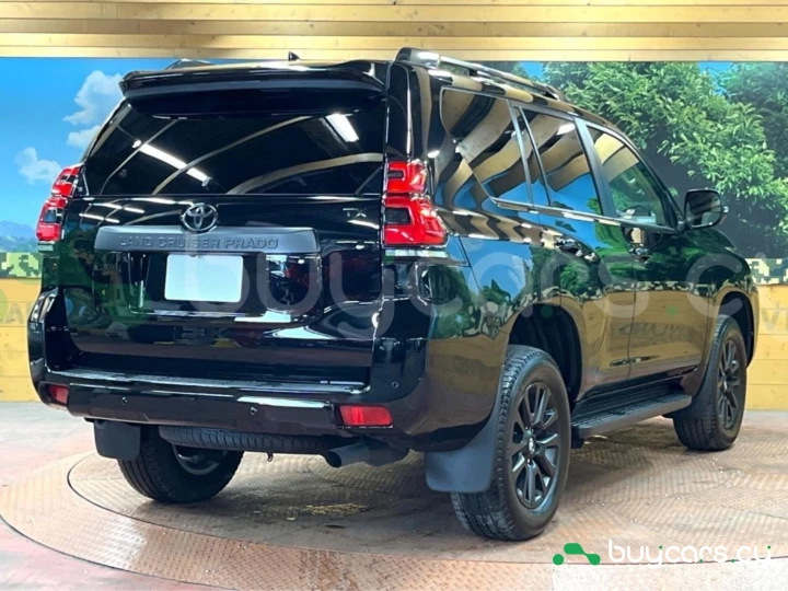 Toyota Land Cruiser Prado Черный