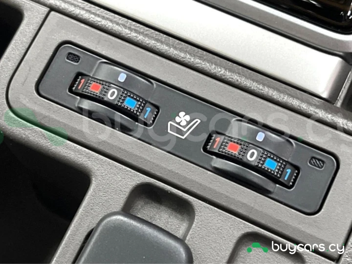 Toyota Land Cruiser Prado Черный