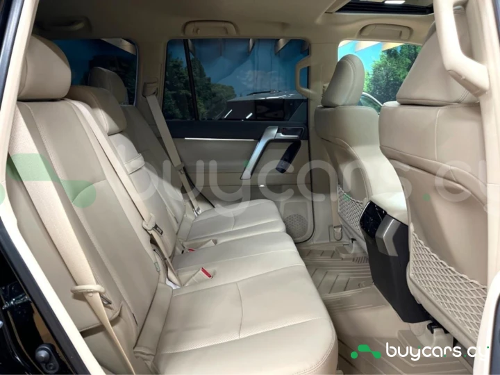 Toyota Land Cruiser Prado Черный