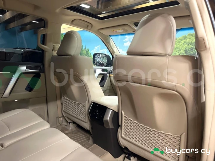 Toyota Land Cruiser Prado Черный