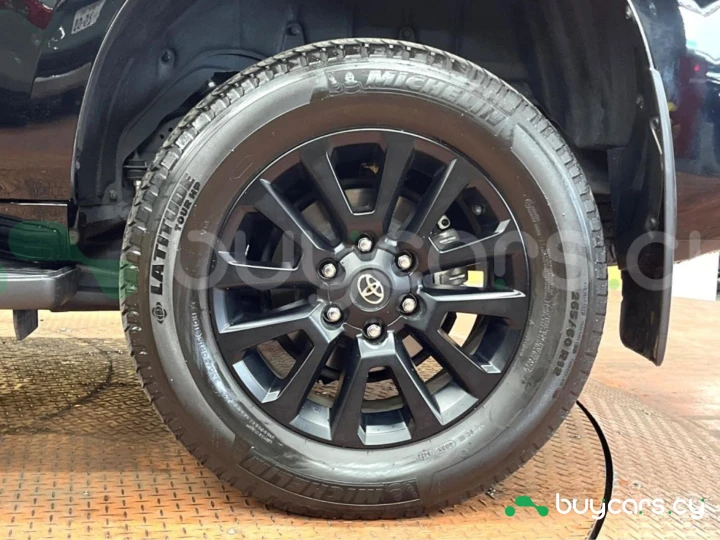 Toyota Land Cruiser Prado Черный