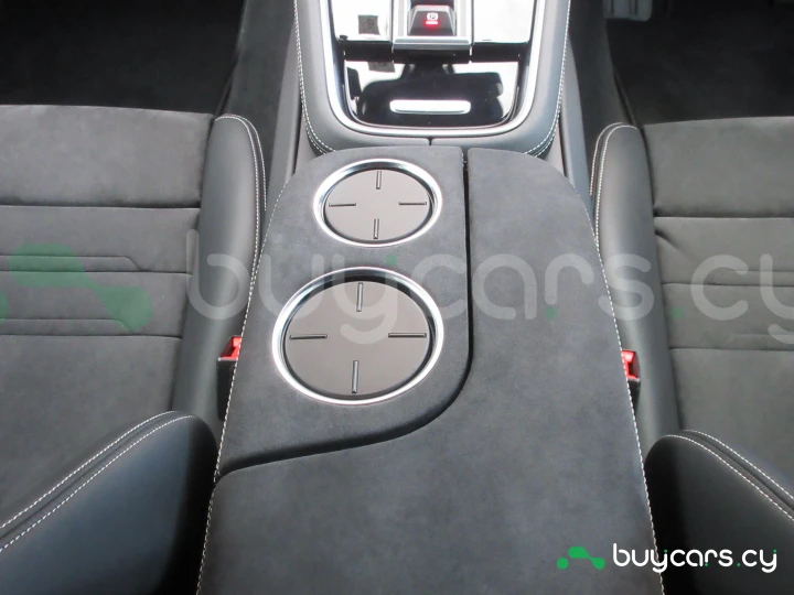 Porsche Panamera Белый