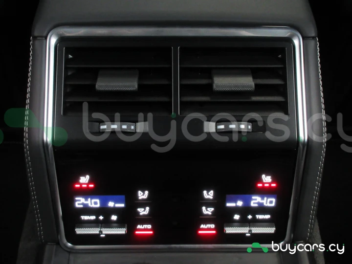 Porsche Panamera Белый