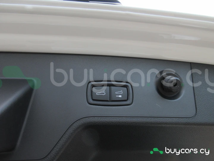 Porsche Panamera Белый