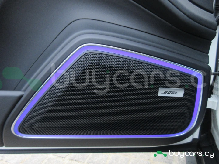 Porsche Panamera Белый