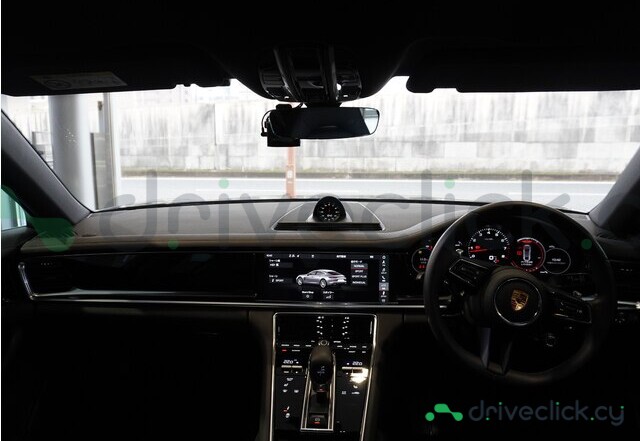 Porsche Panamera Черный