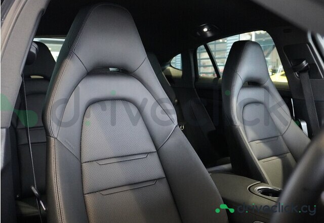 Porsche Panamera Черный