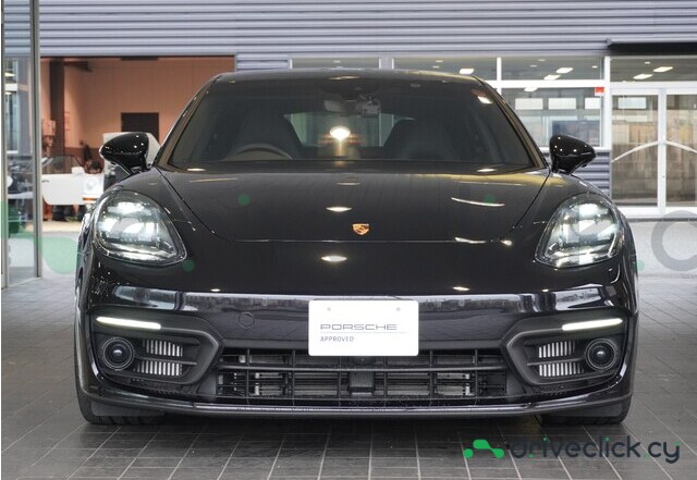 Porsche Panamera Черный