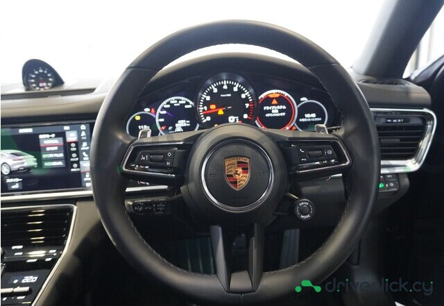 Porsche Panamera Черный