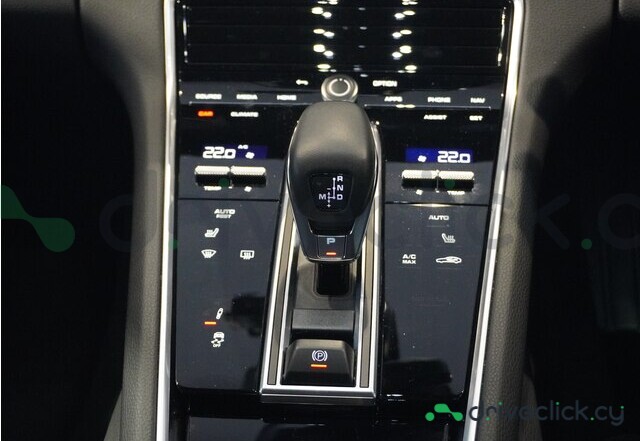Porsche Panamera Черный
