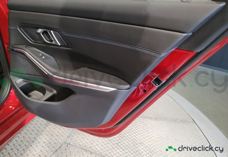 BMW 3 series Red