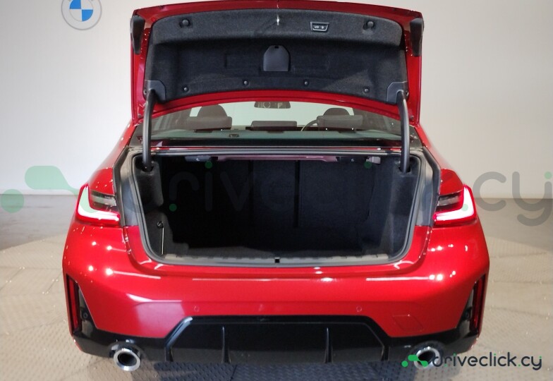 BMW 3 series Red