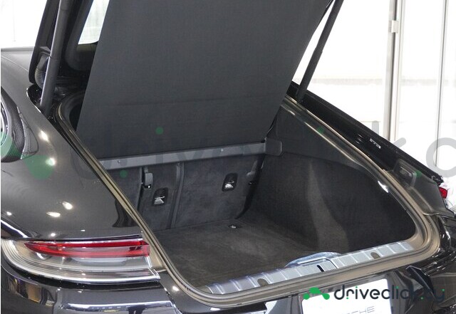 Porsche Panamera Черный