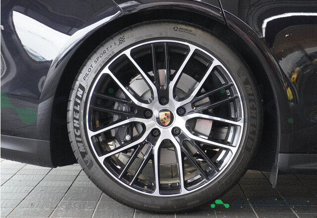 Porsche Panamera Черный