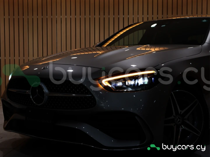 Mercedes C-class Розовый