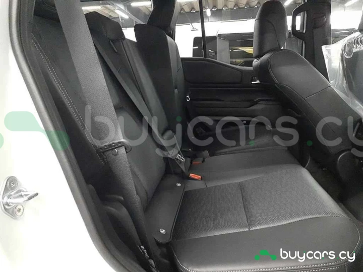 Toyota Land Cruiser 250 White