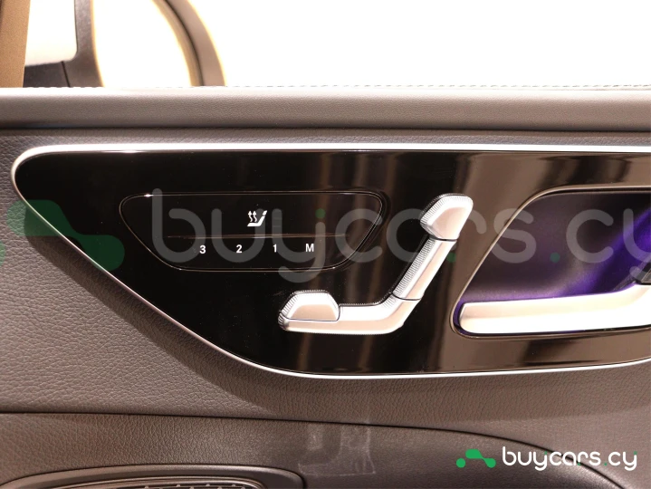 Mercedes C-class Розовый