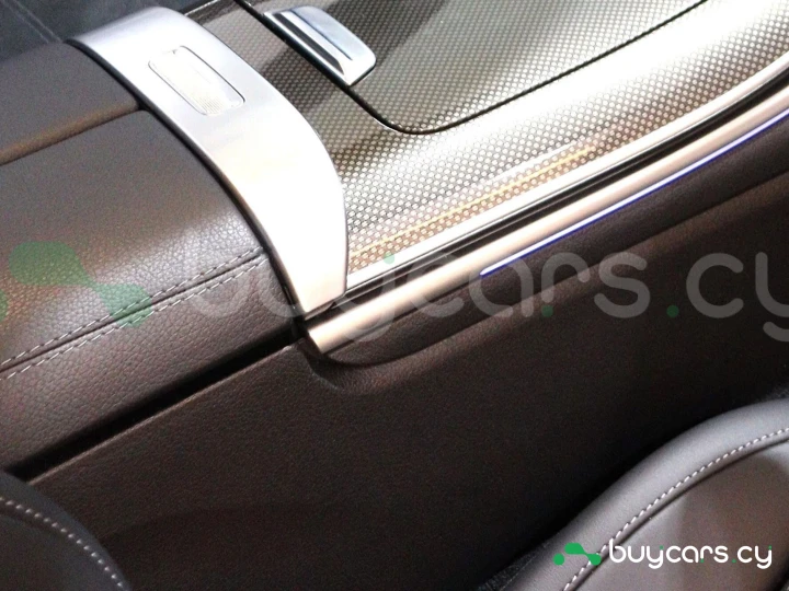 Mercedes C-class Розовый