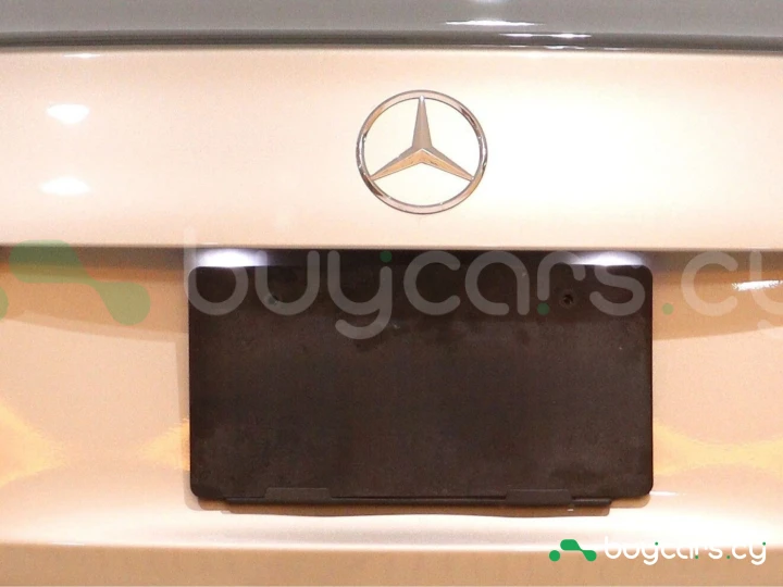 Mercedes C-class Розовый