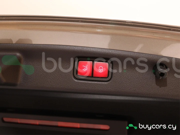 Mercedes C-class Розовый