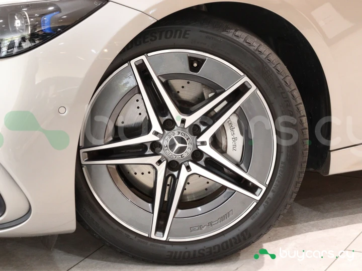 Mercedes C-class Розовый