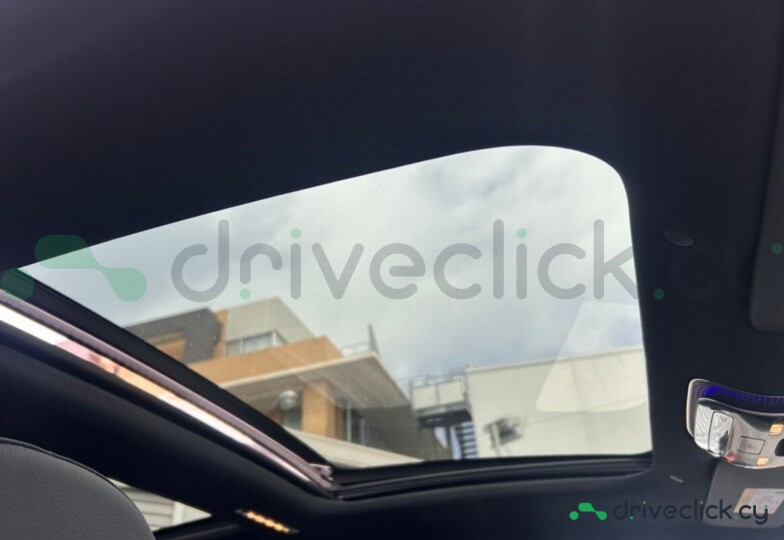 Mercedes EQS Black