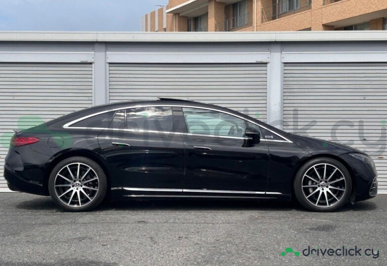 Mercedes EQS Black
