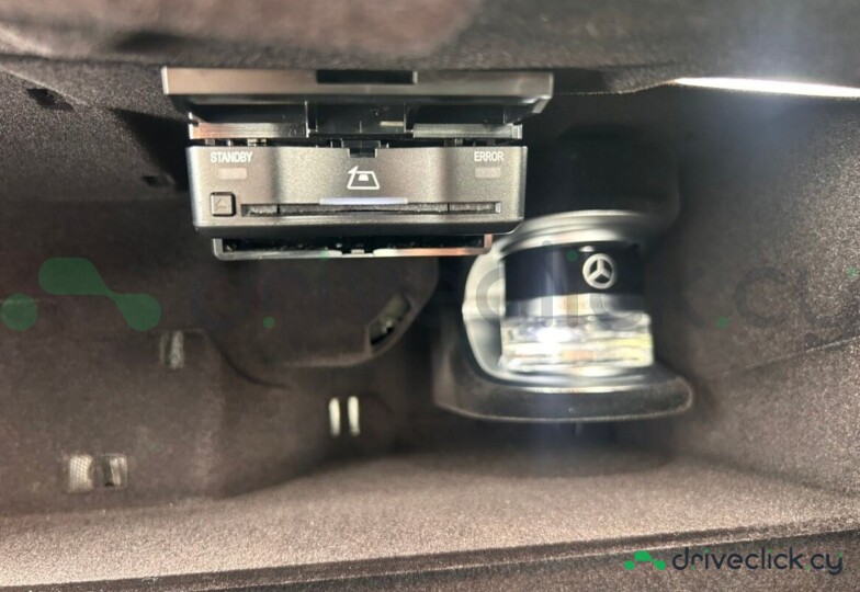 Mercedes EQS Black
