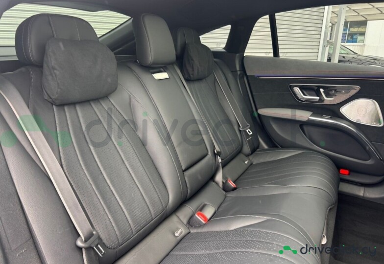 Mercedes EQS Black