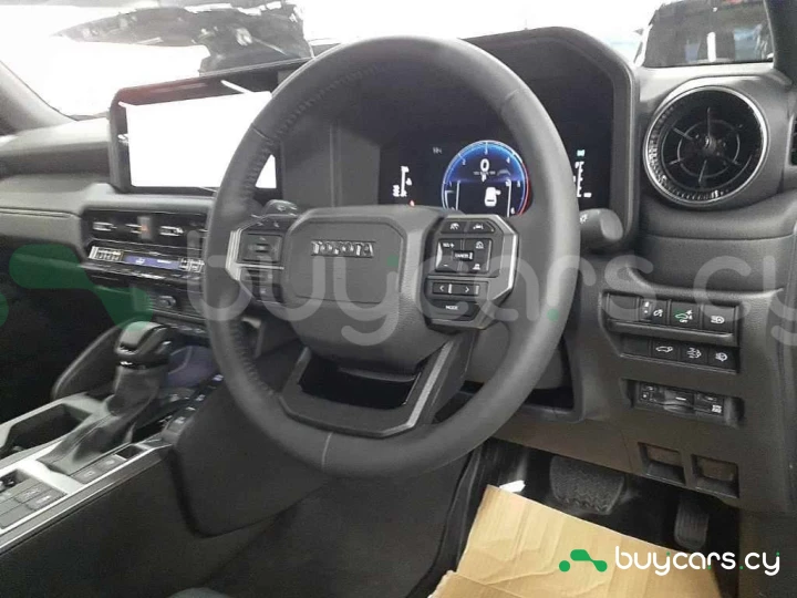 Toyota Land Cruiser 250 White