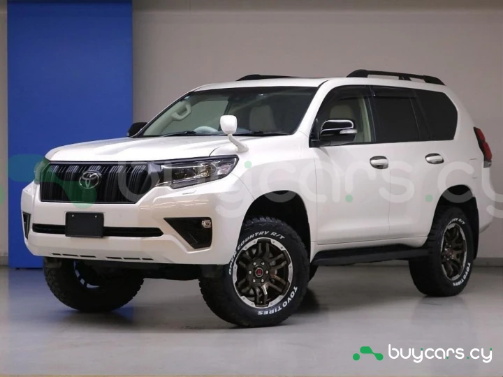 Toyota Land Cruiser Prado Белый