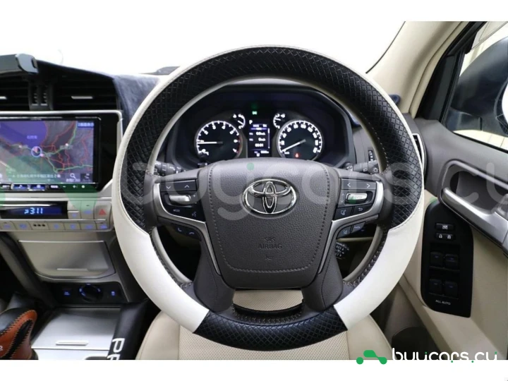 Toyota Land Cruiser Prado Белый