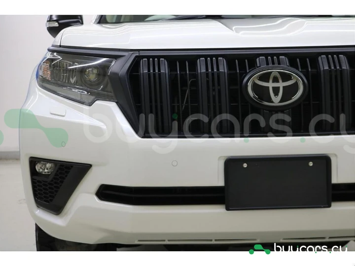 Toyota Land Cruiser Prado Белый