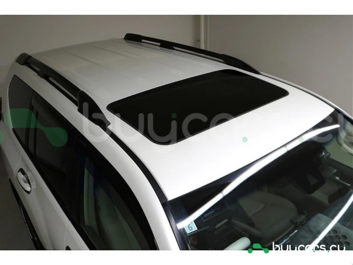 Toyota Land Cruiser Prado Белый