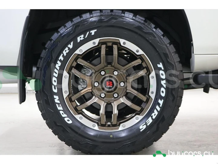 Toyota Land Cruiser Prado Белый