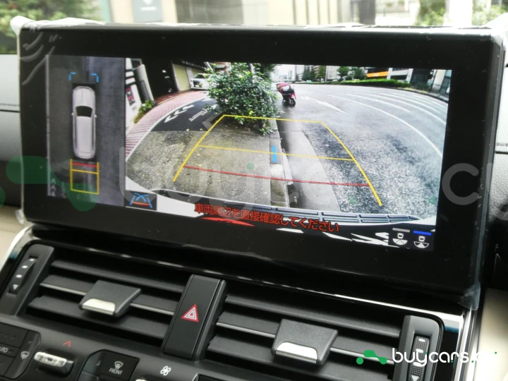 Toyota Land Cruiser 300 Белый