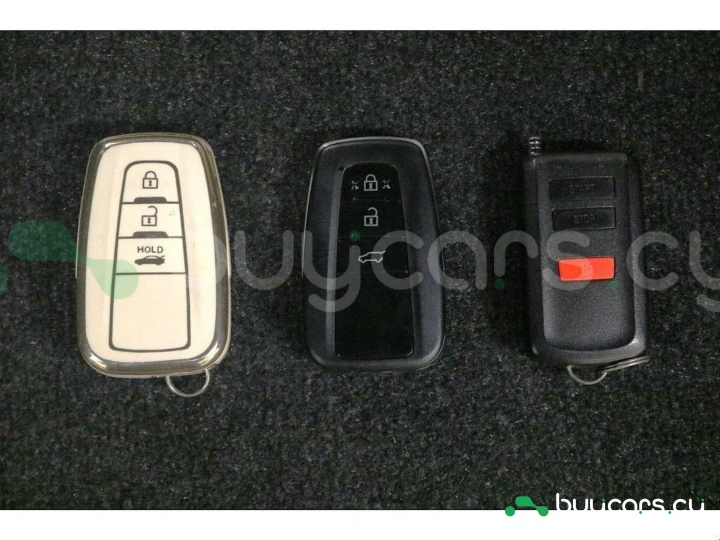 Toyota Land Cruiser Prado Белый