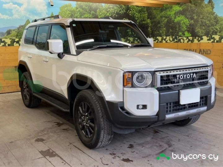 Toyota Land Cruiser 250 Белый