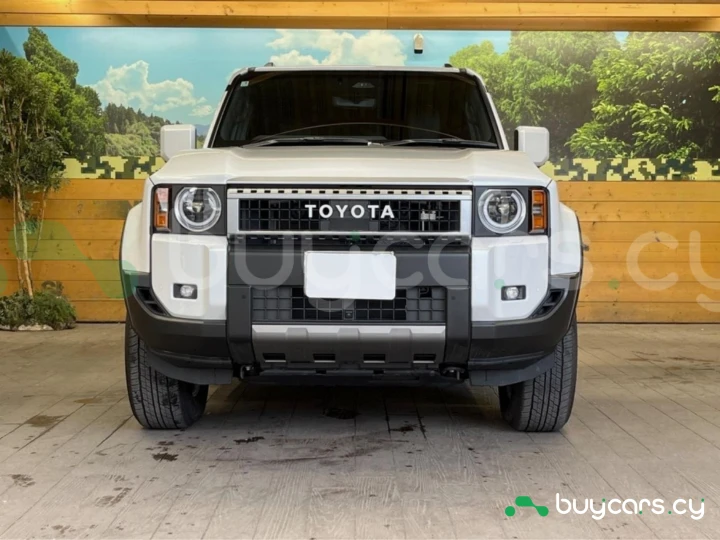 Toyota Land Cruiser 250 Белый