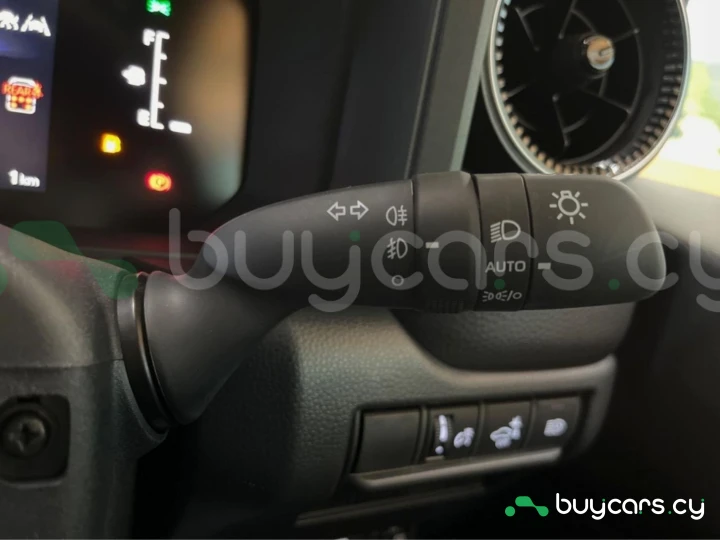 Toyota Land Cruiser 250 Белый