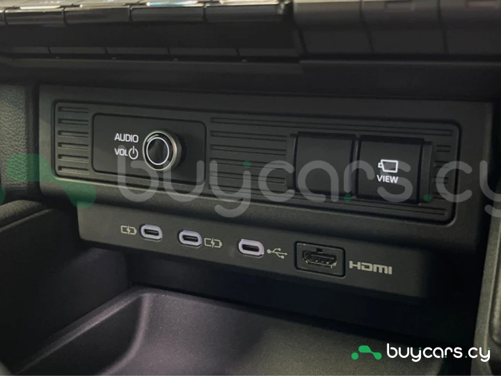 Toyota Land Cruiser 250 Белый