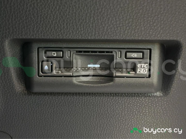 Toyota Land Cruiser 250 Белый