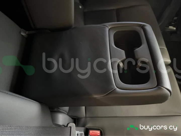 Toyota Land Cruiser 250 Белый